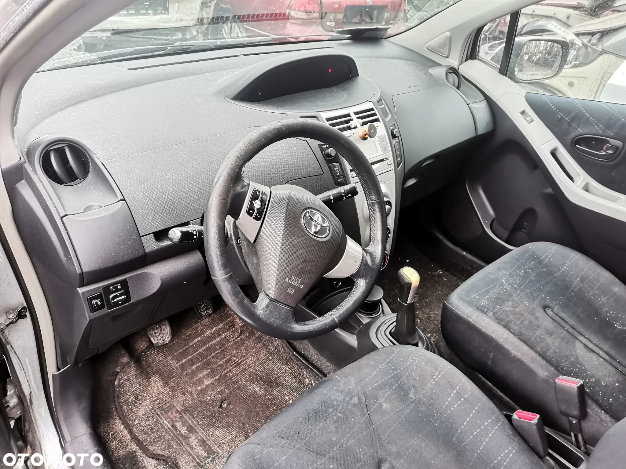 Toyota Yaris II 1.4 D4D silnik skrzynia  lak 1F8 - 4