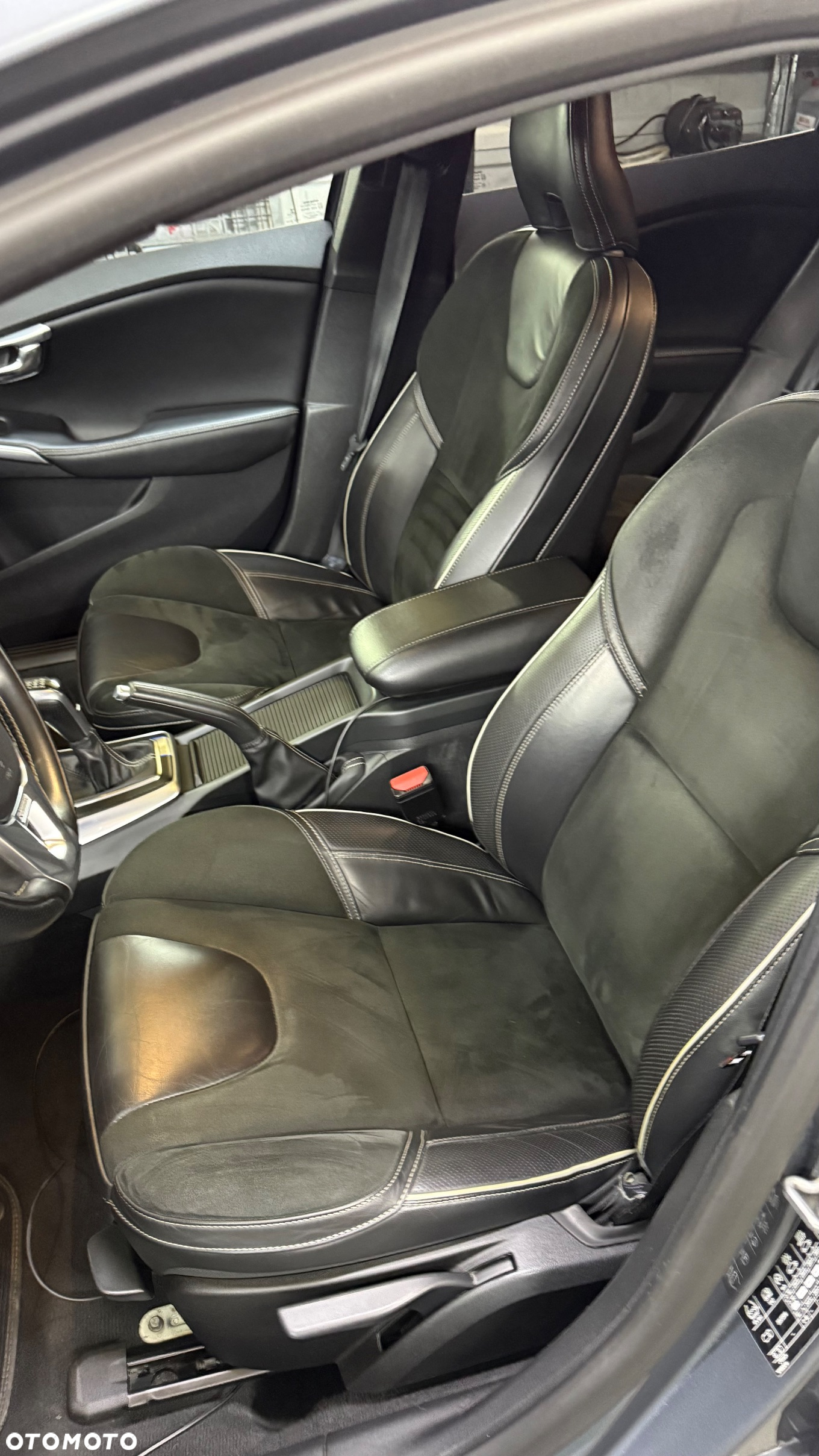 Volvo V40 D4 Drive-E R-Design Kinetic - 18