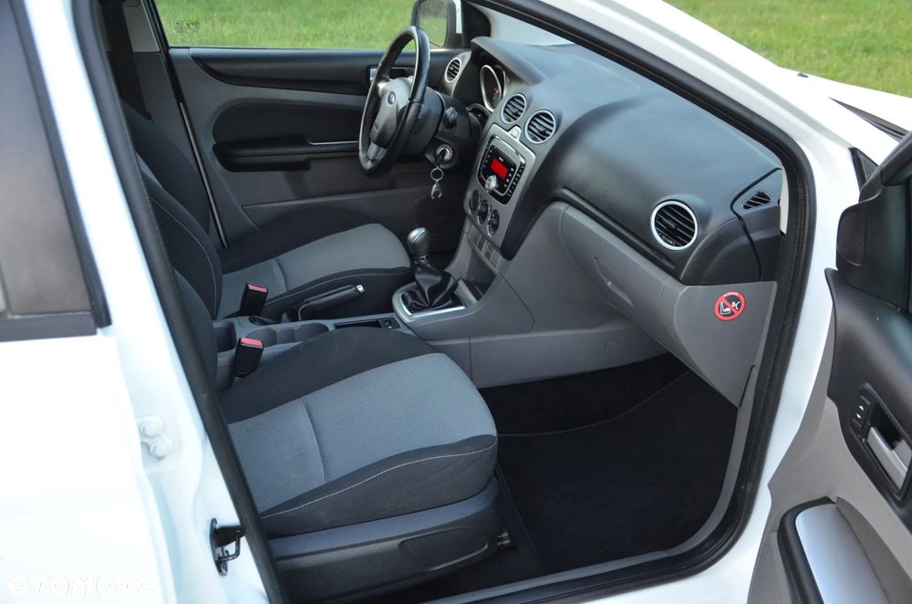 Ford Focus - 8