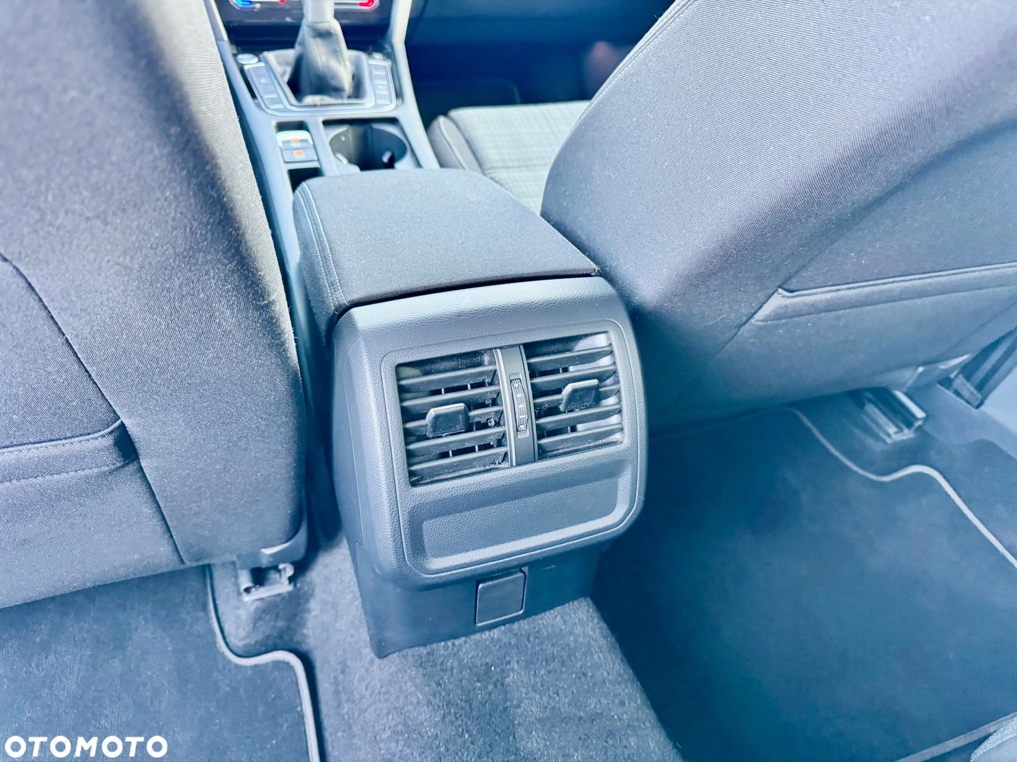Volkswagen Passat 2.0 TDI EVO Elegance - 13