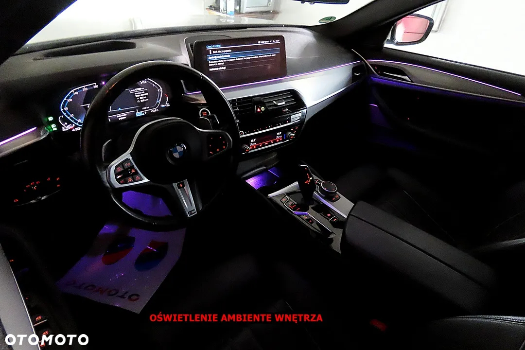 BMW Seria 5 520d xDrive Touring M Sport Edition - 38