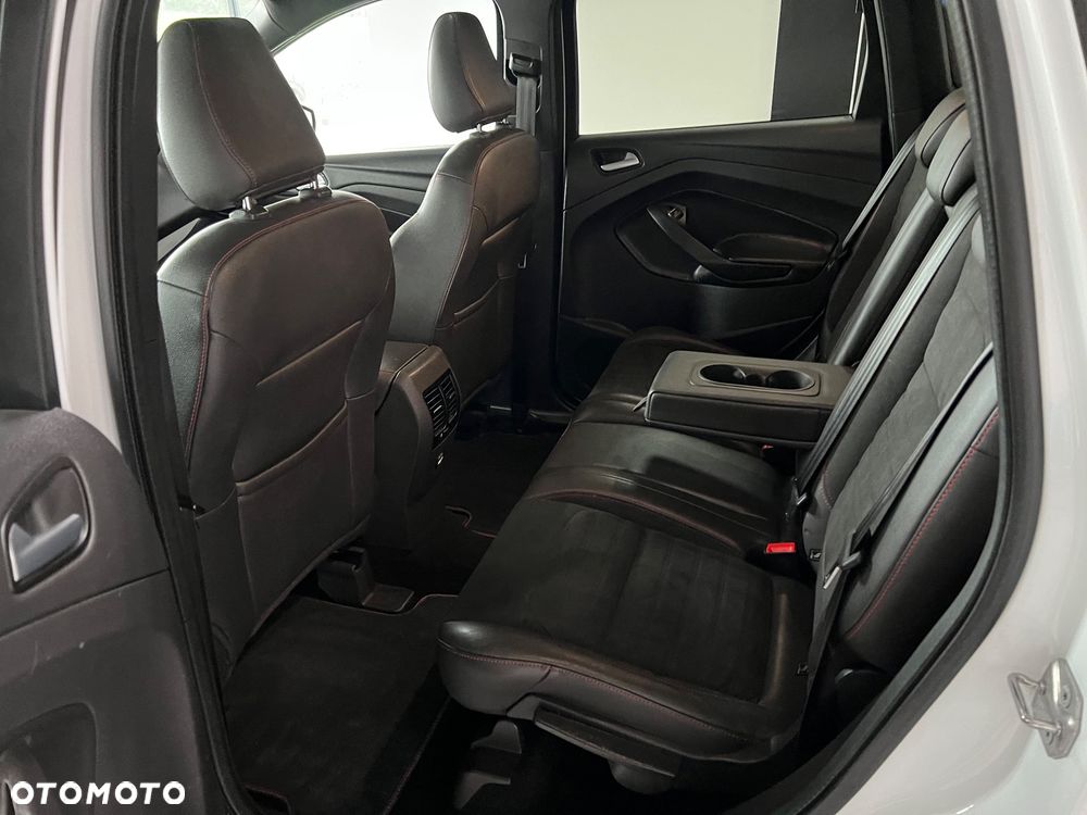 Ford Kuga 2.0 TDCi 4x2 ST-Line - 28