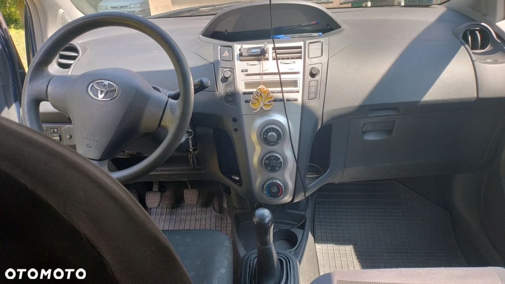 Toyota Yaris - 2