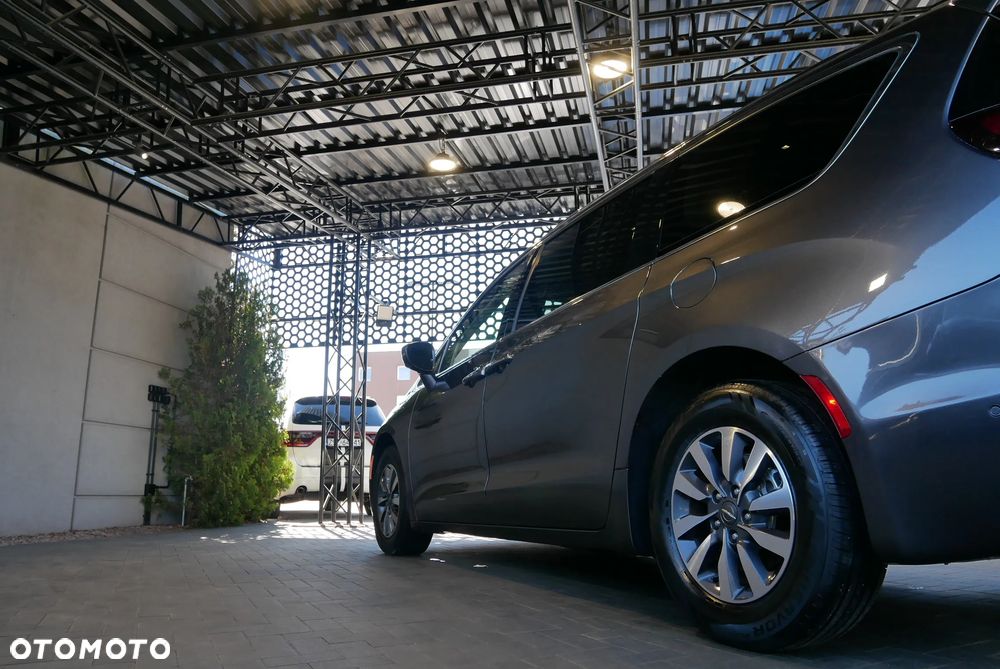 Chrysler Pacifica - 37