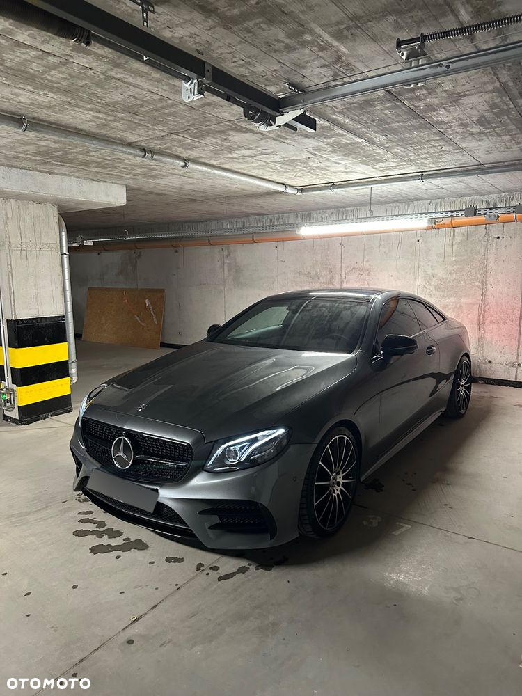 Mercedes-Benz Klasa E 300 Coupe 9G-TRONIC - 2