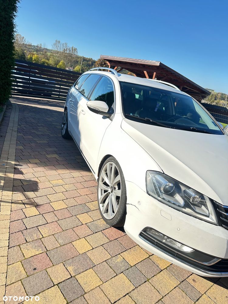 Volkswagen Passat 2011 photo 2