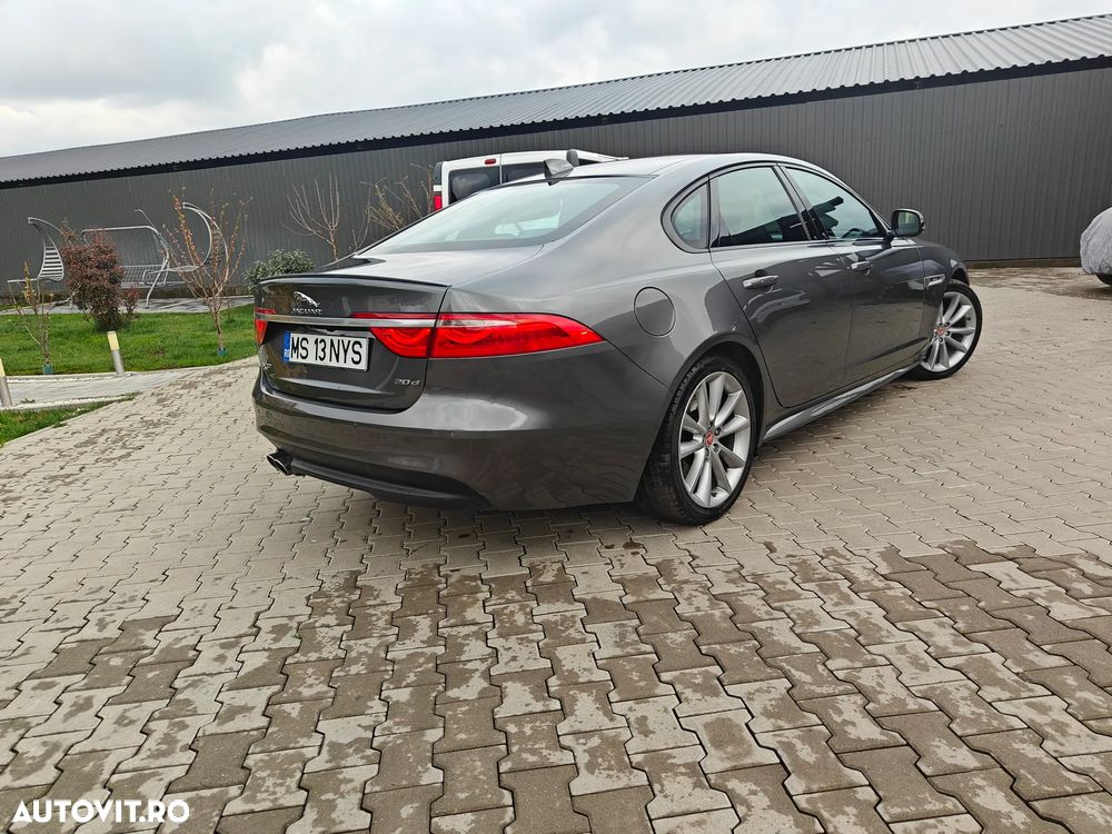 Jaguar XF - 3