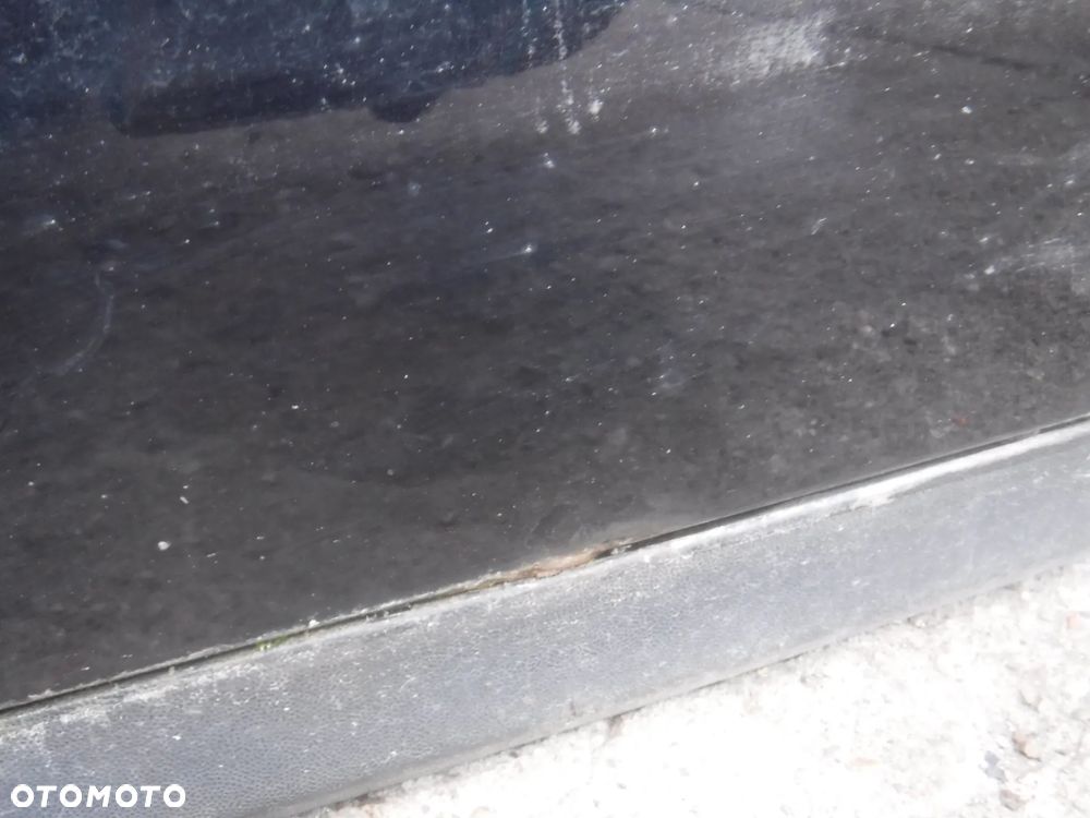Vw Passat B6 drzwi przod lewe listwa szyba LC9X - 3