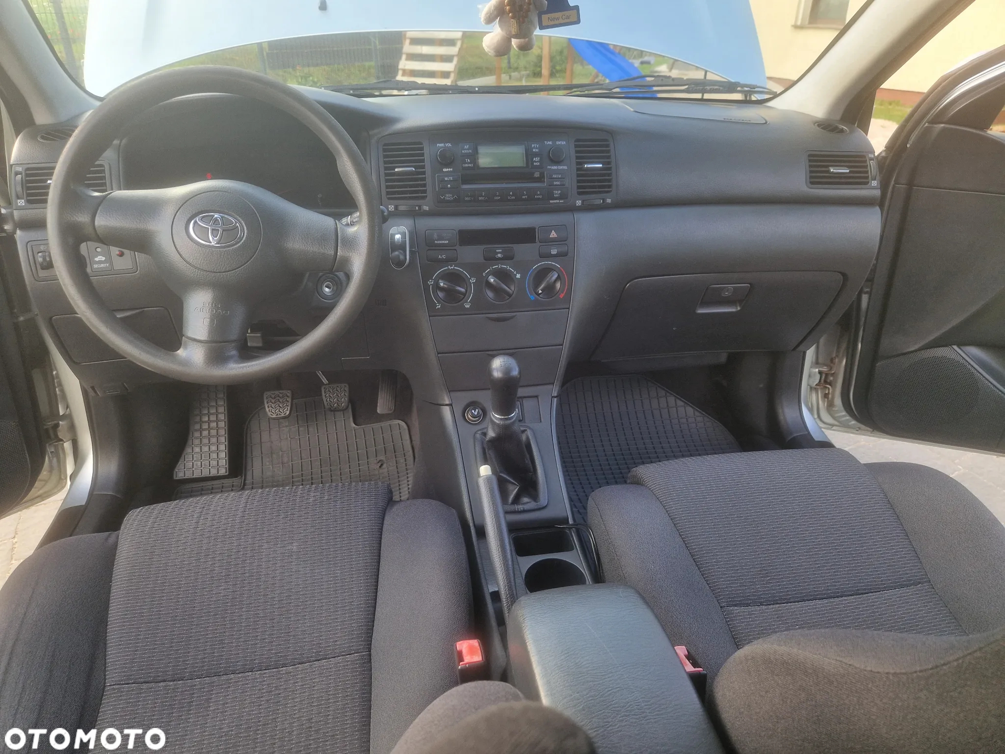 Toyota Corolla - 13