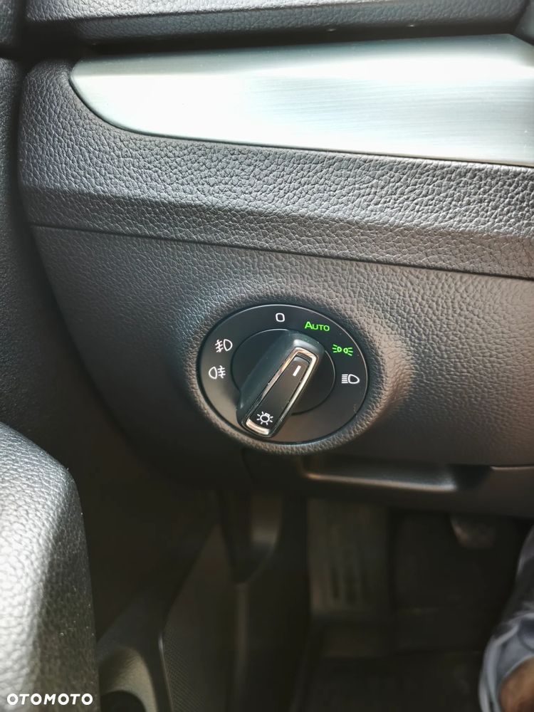 Skoda Superb 1.6 TDI GreenLine - 25