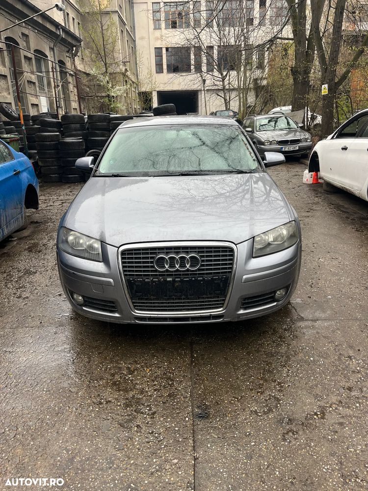 Dezmembrez Audi A3 8P facelift 4 usi gri LY7H 2006 1,6 FSI benzina cod BLP 85KW HBM - 2