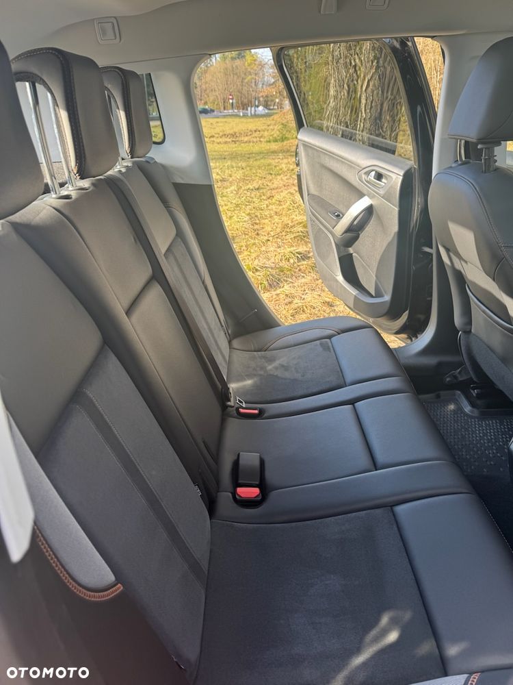 Peugeot 2008 1.2 Pure Tech GPF Allure S&S - 6