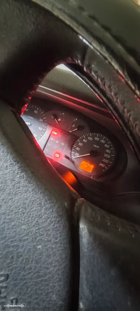 Renault Mégane Break 1.4 16V RXE AC - 21