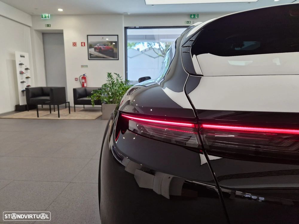 Porsche Taycan Cross Turismo 4S - 6