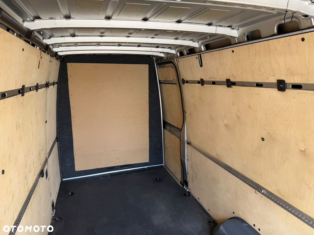 Mercedes-Benz Sprinter - 26