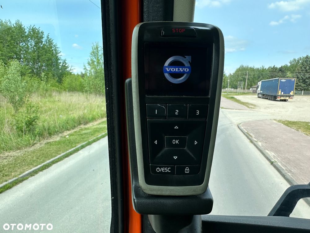 Volvo FH 500 8X2 WYWROTKA DO ZBOZA Z POMPA SAMOZALADOWCZA - 17