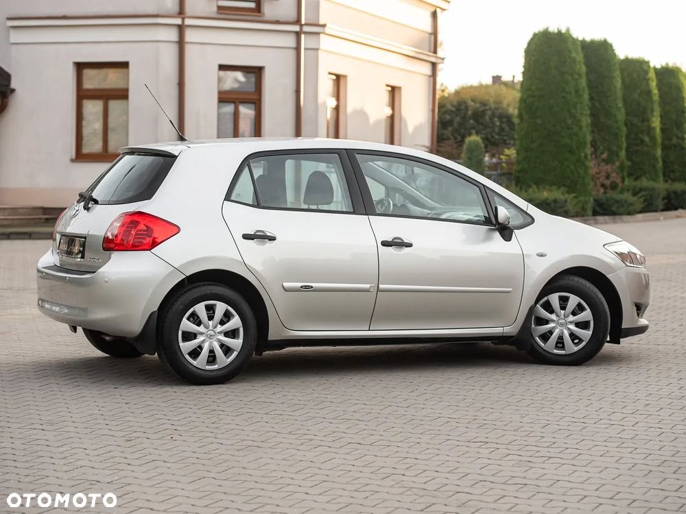 Toyota Auris - 14