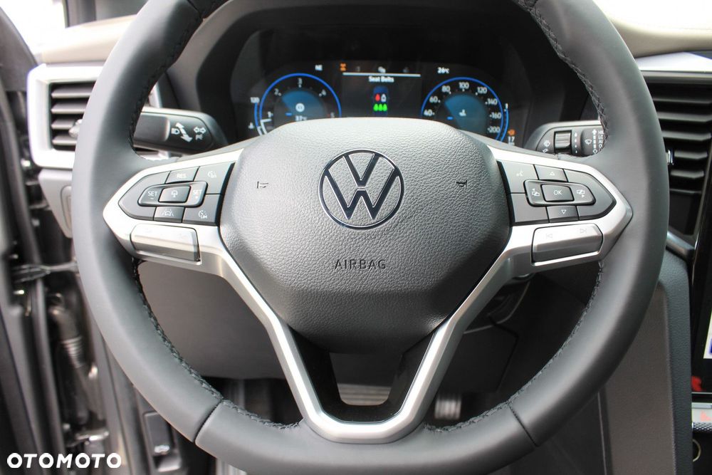 Volkswagen Amarok - 12