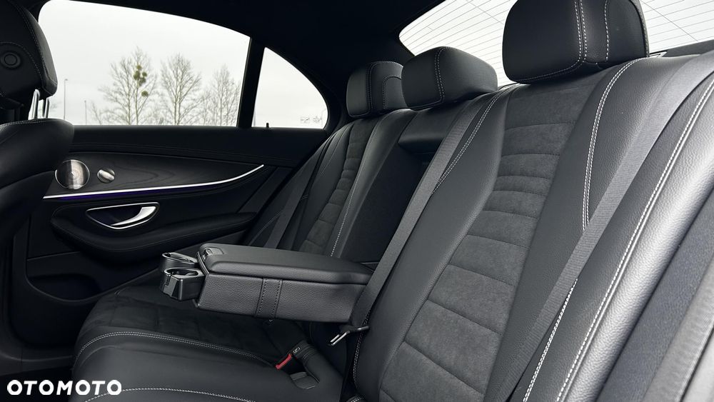 Mercedes-Benz Klasa E - 28