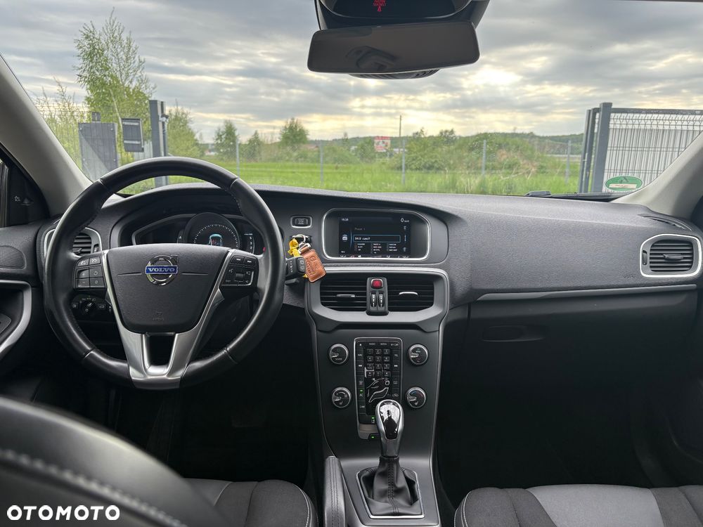 Volvo V40 D3 Geartronic Momentum - 16