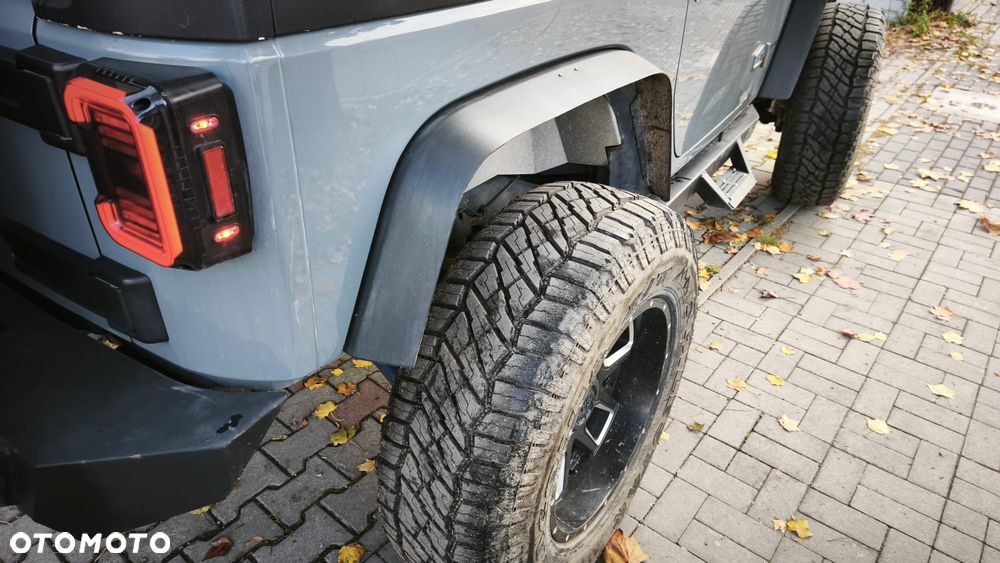 Jeep Wrangler - 11