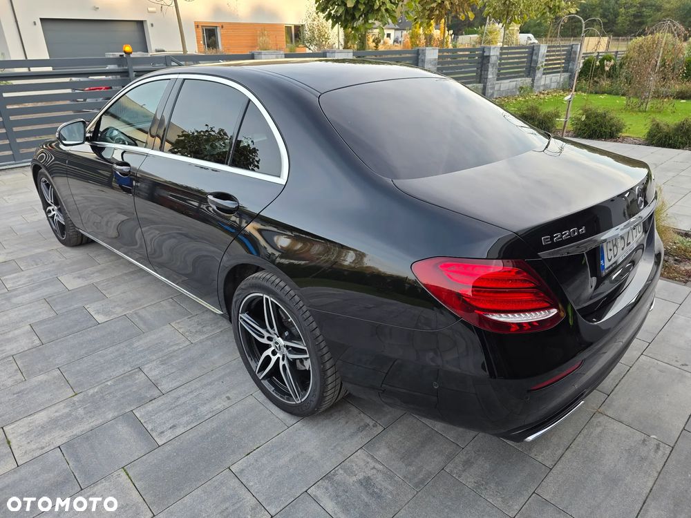 Mercedes-Benz Klasa E 220 d 4-Matic 9G-TRONIC - 3