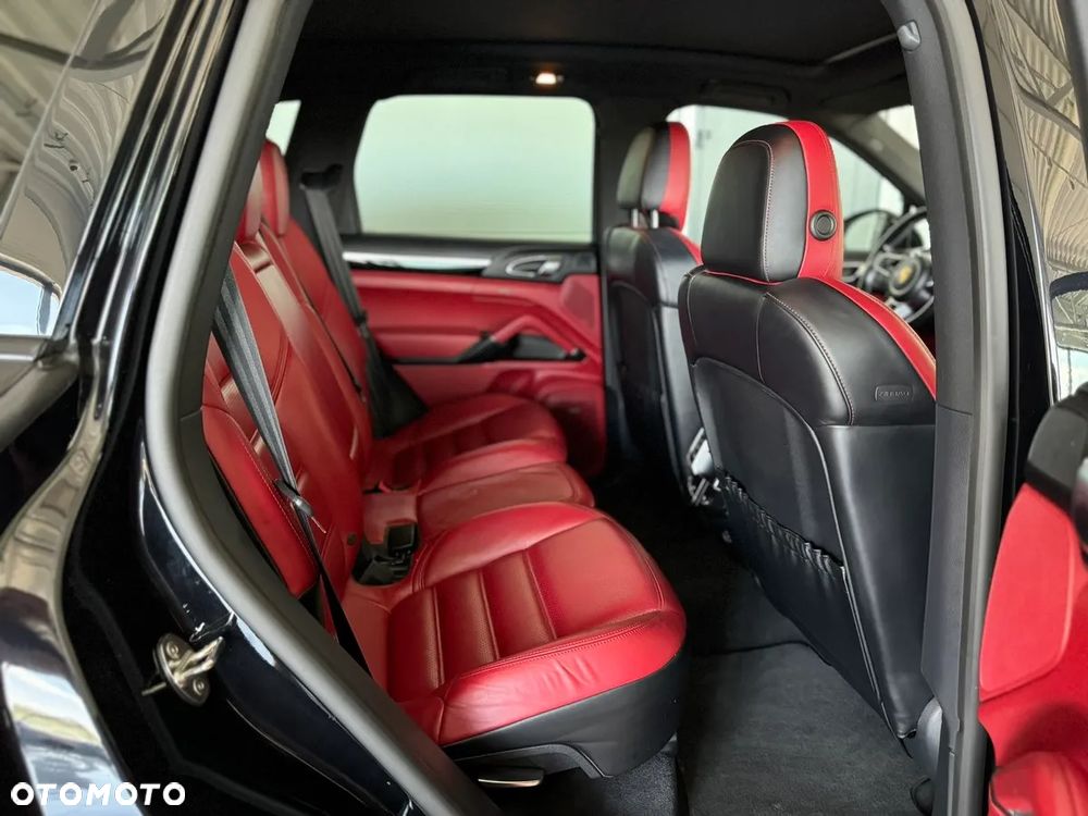 Porsche Cayenne S Diesel Platinum Edition - 32
