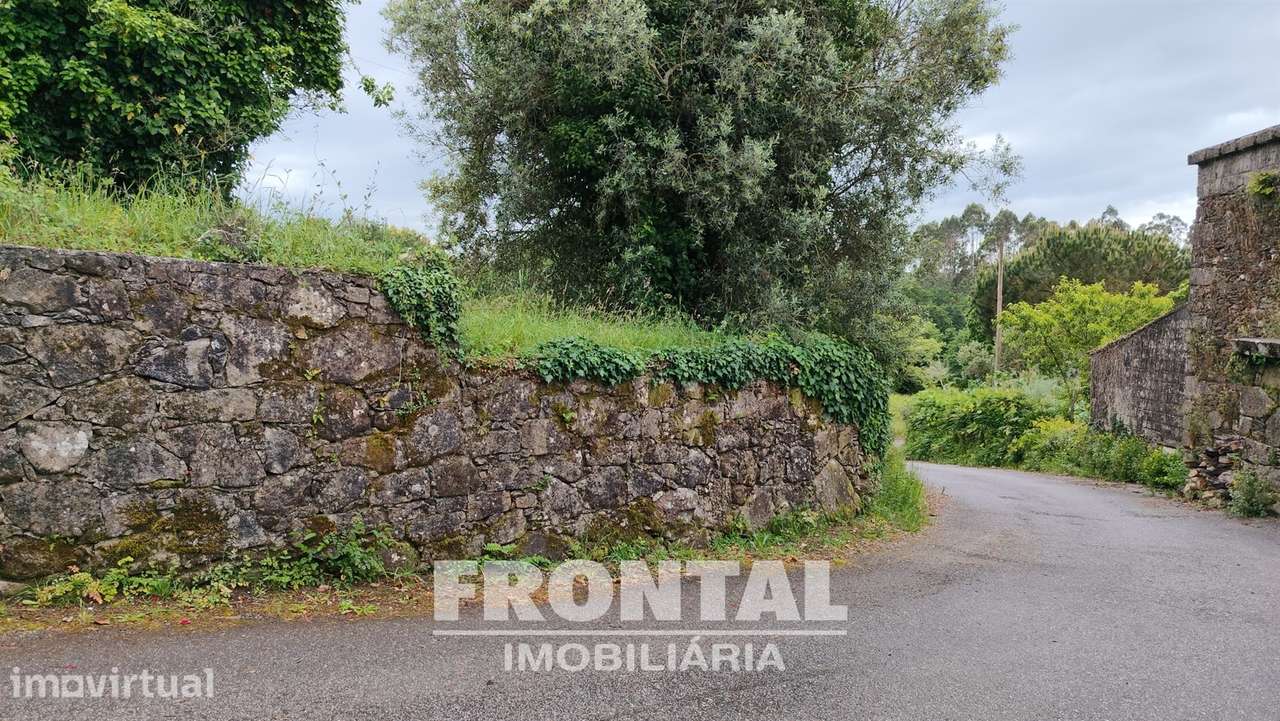 Terreno Misto com 1 104 m² — Potencial de Construção e Natureza Envolv - Grande imagem: 2/13