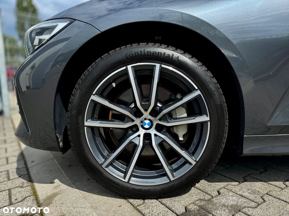 BMW Seria 3 330d xDrive Sport Line - 15