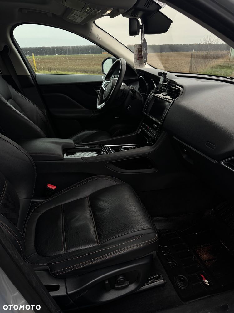 Jaguar F-Pace 2.0 i4P AWD Prestige - 14