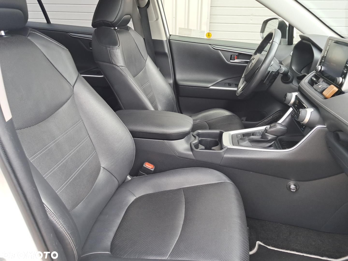 Toyota RAV4 - 14