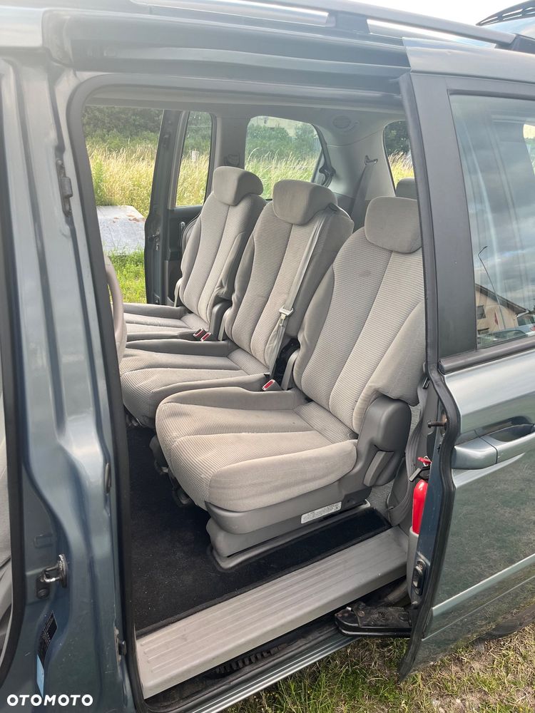 Kia Carnival 2.9 CRDi EX - 17