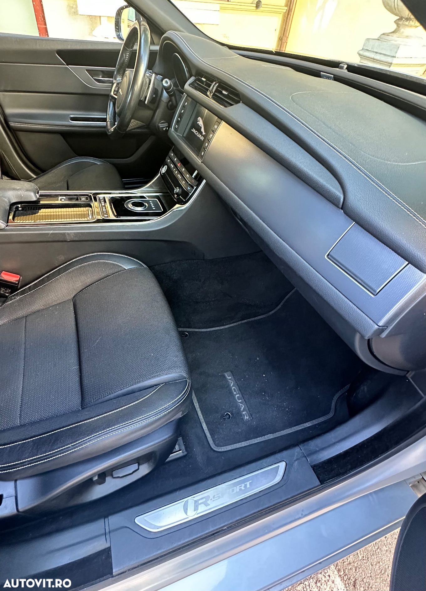 Jaguar XF 25d AWD R-Sport - 10