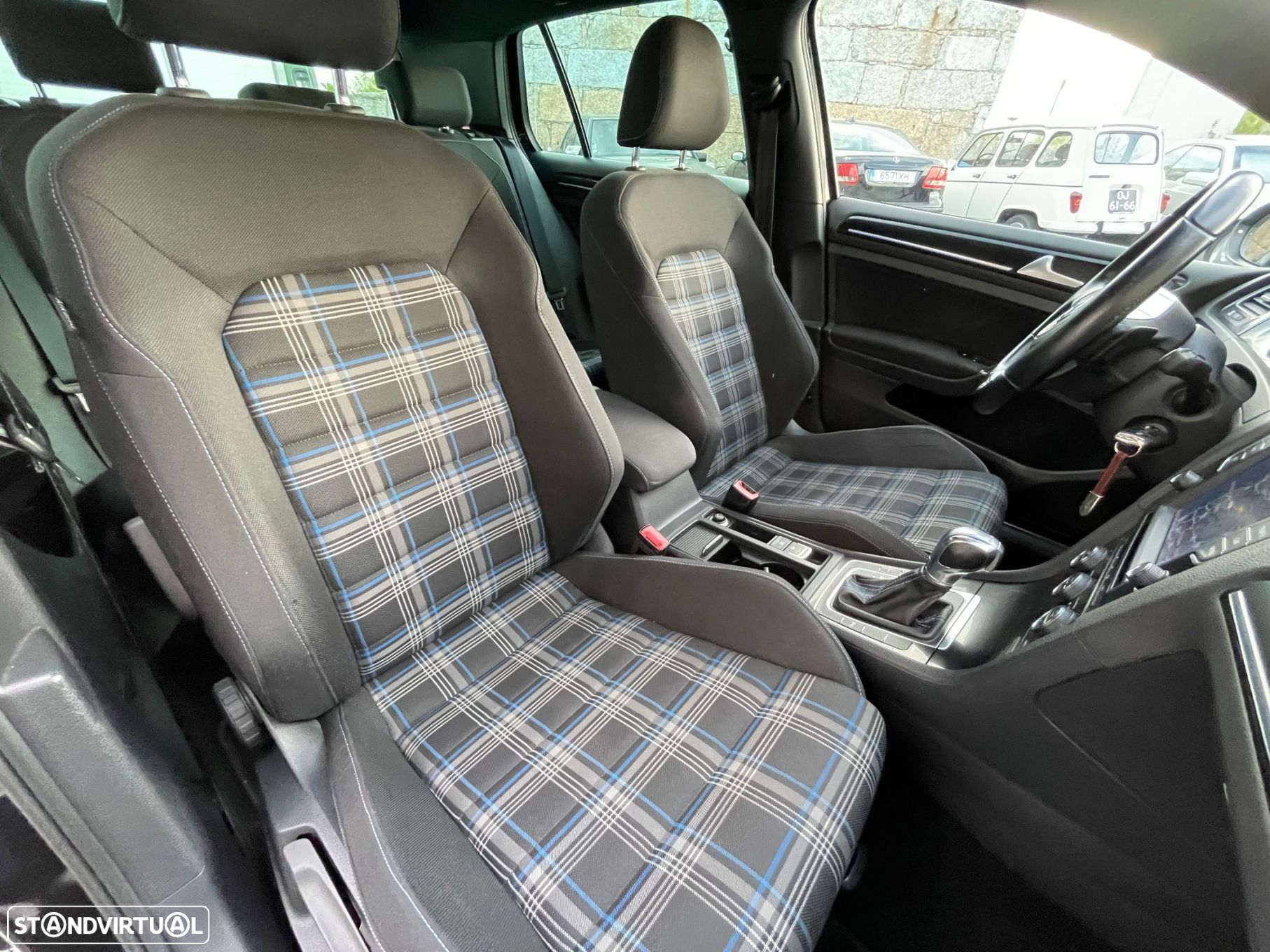 VW Golf 1.4 GTE Plug-In-Hybrid DSG - 11