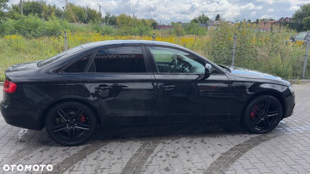 Audi A4 Limousine - 10