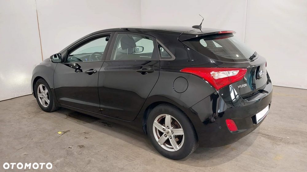 Hyundai i30 blue 1.4 Trend - 3