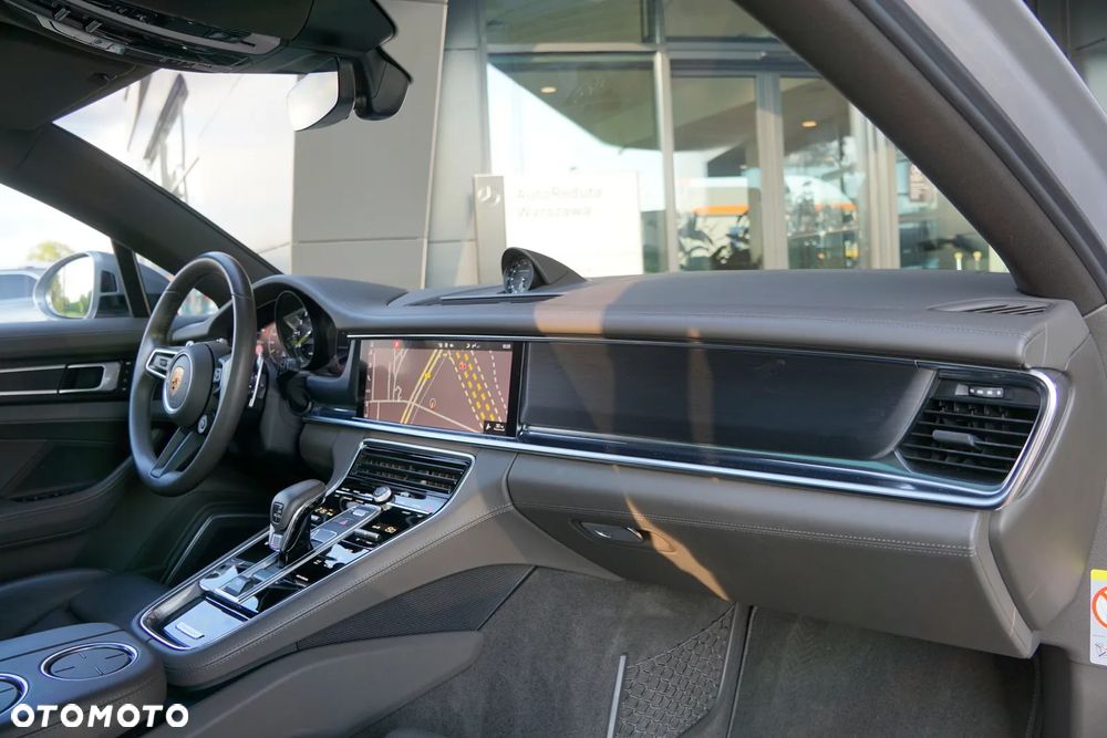 Porsche Panamera 4 E-Hybrid - 27