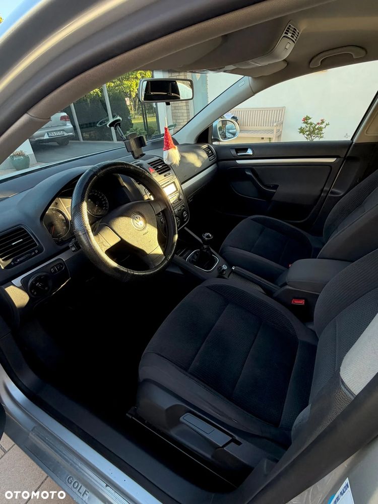 Volkswagen Golf - 8