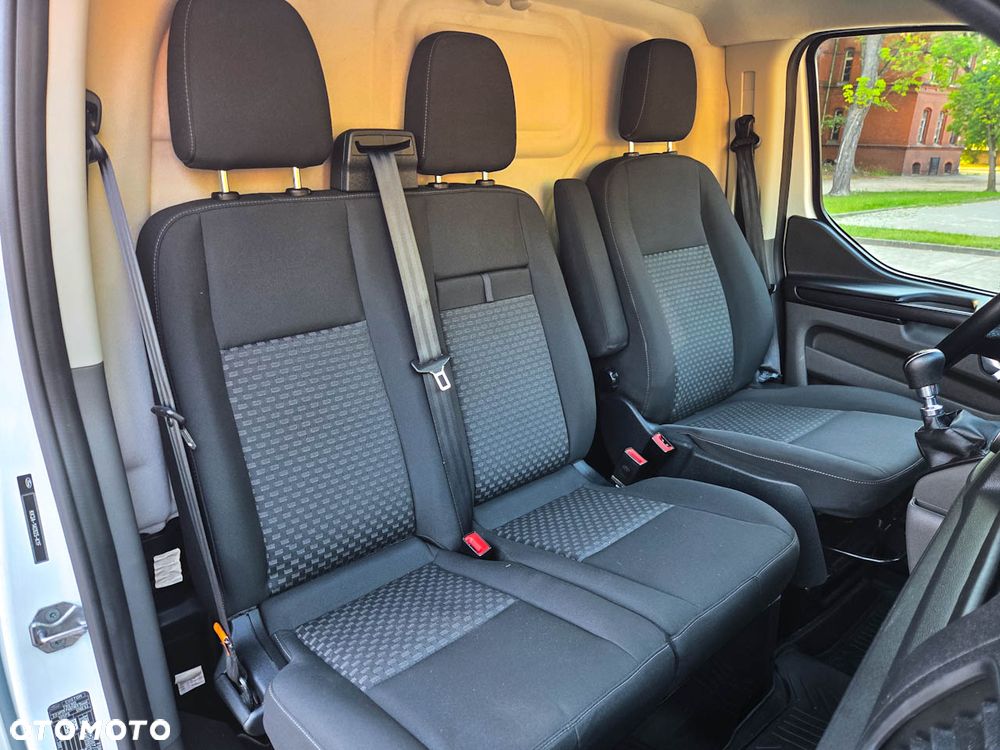 Ford TRANSIT CUSTOM - 12
