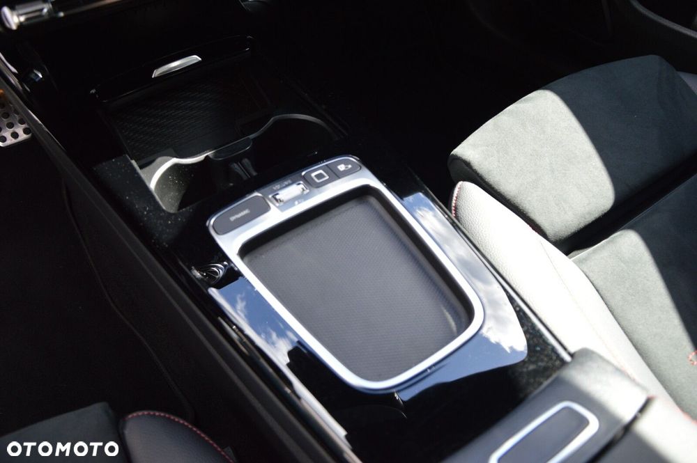Mercedes-Benz CLA 200 mHEV AMG Line 7G-DCT - 16