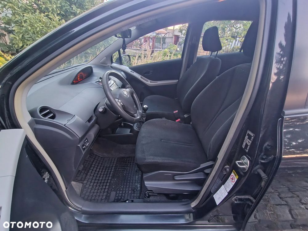 Toyota Yaris 1.33 Luna - 19