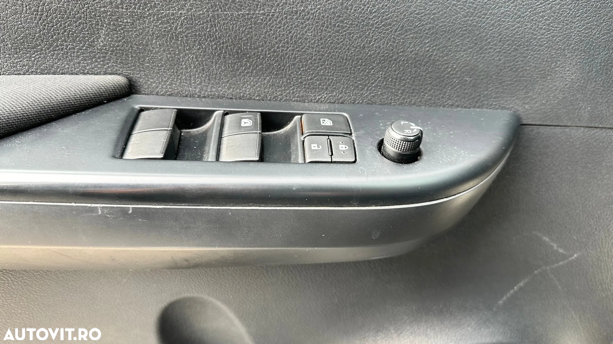 Toyota Hilux 4x4 Double Cab M/T Comfort - 7