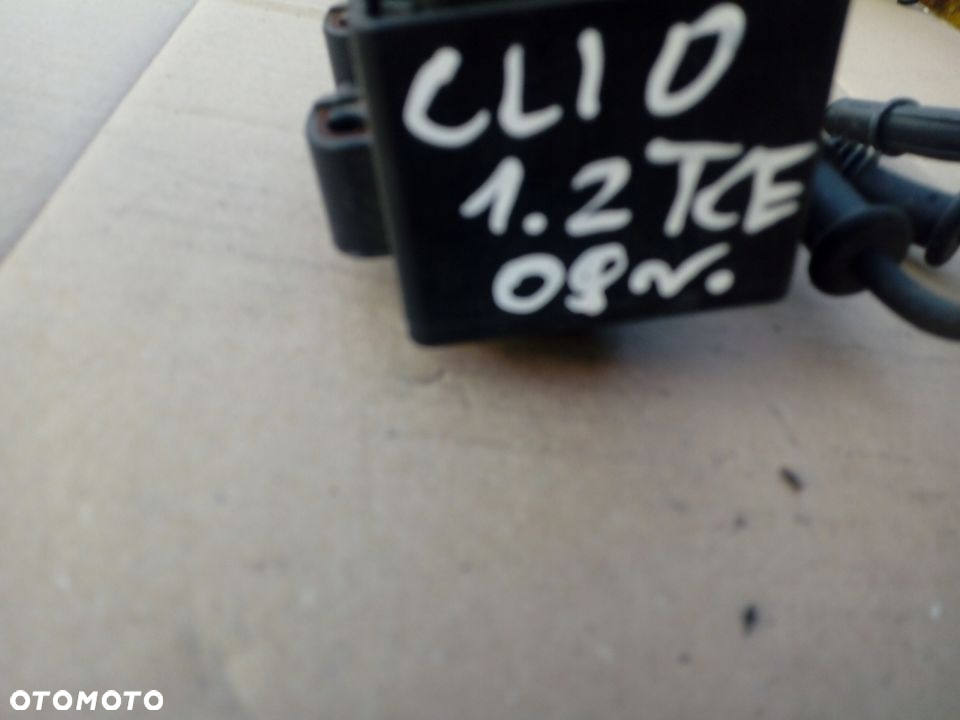 Renault Clio III 3 1.2 16V  TCE 1.2 B cewka zapłonowa D4F - 3