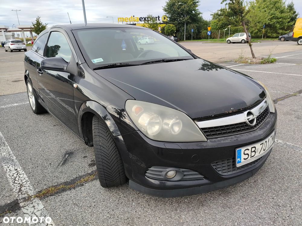 Opel Astra III GTC 1.6 Cosmo - 1