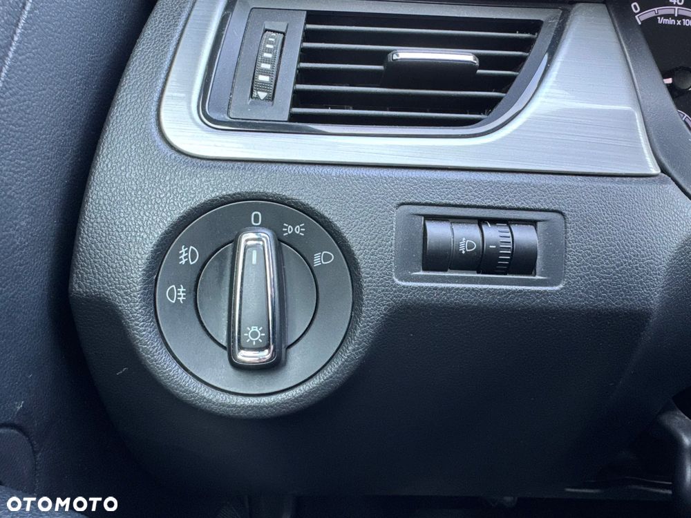 Skoda RAPID 1.0 TSI Ambition - 20