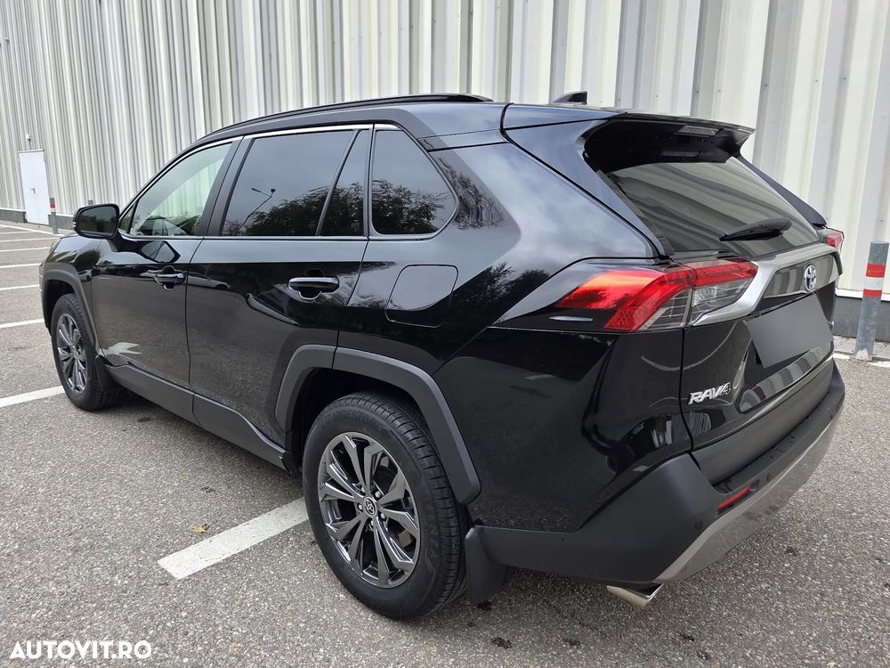 Toyota RAV4 - 6