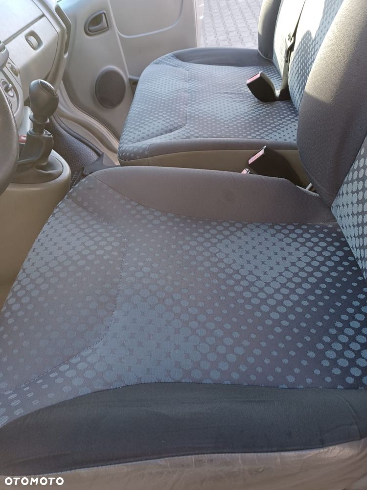 Renault Trafic FAP Combi L1H1 teilverglast - 19