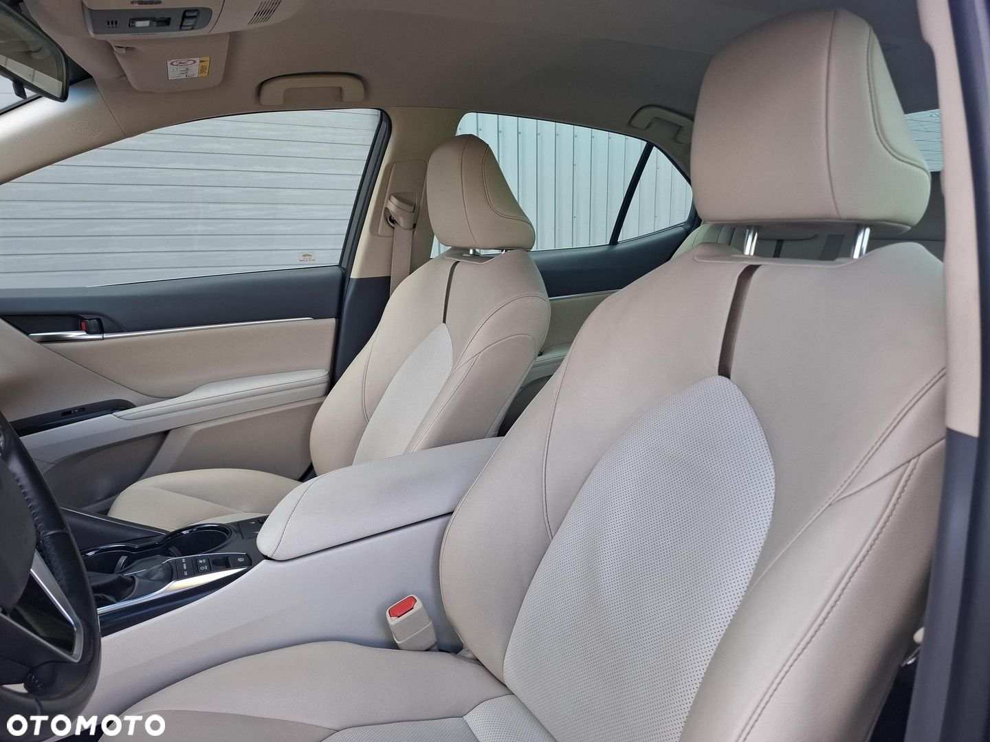 Toyota Camry 2.5 Hybrid Comfort CVT - 12