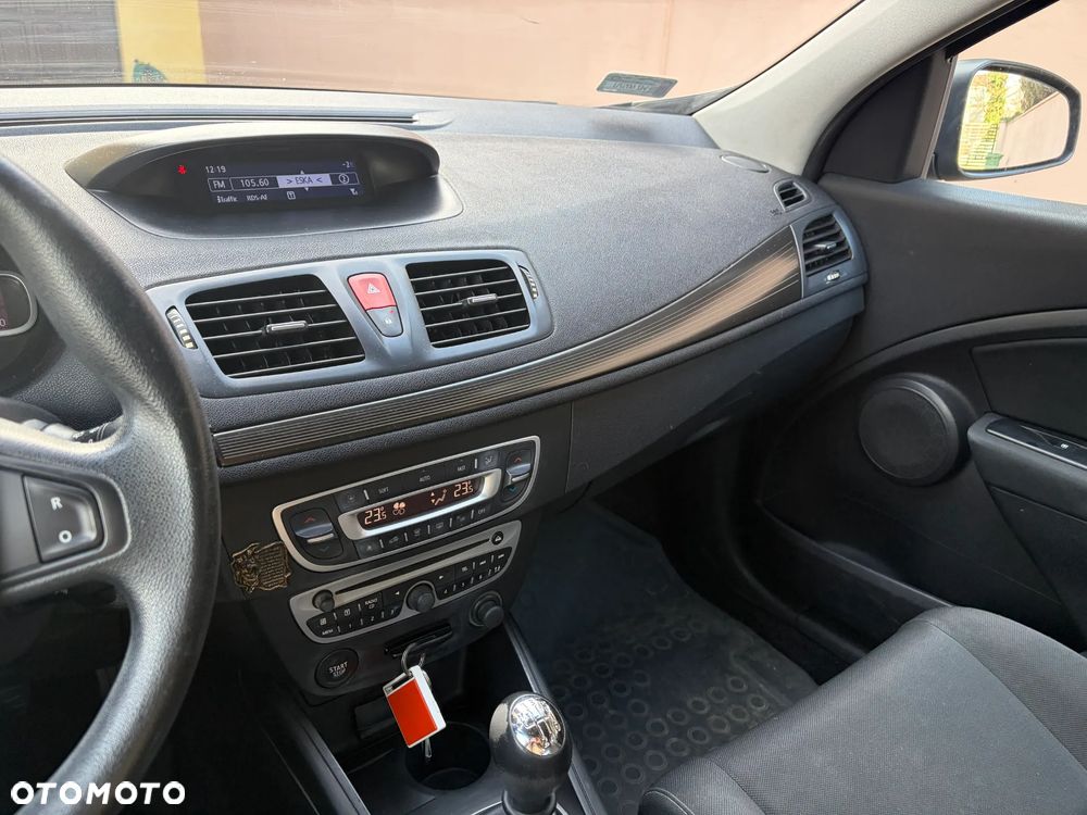 Renault Megane 1.5 dCi Expression - 11