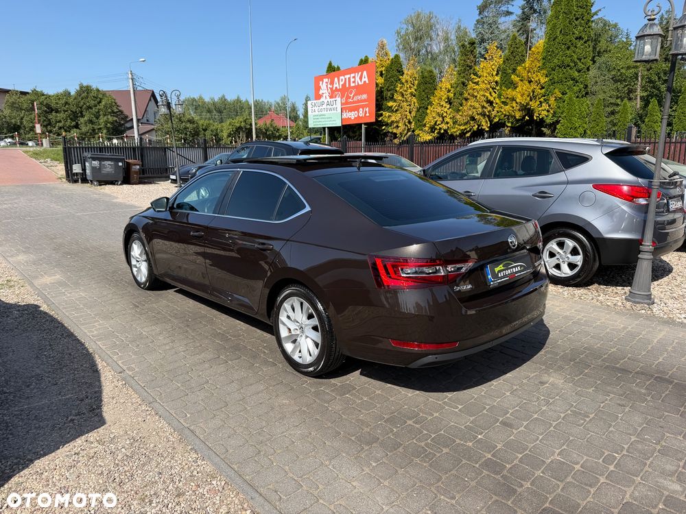 Skoda Superb 2.0 TDI Style - 39